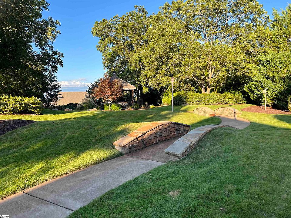 2nd image of 814 Shandwick Dr