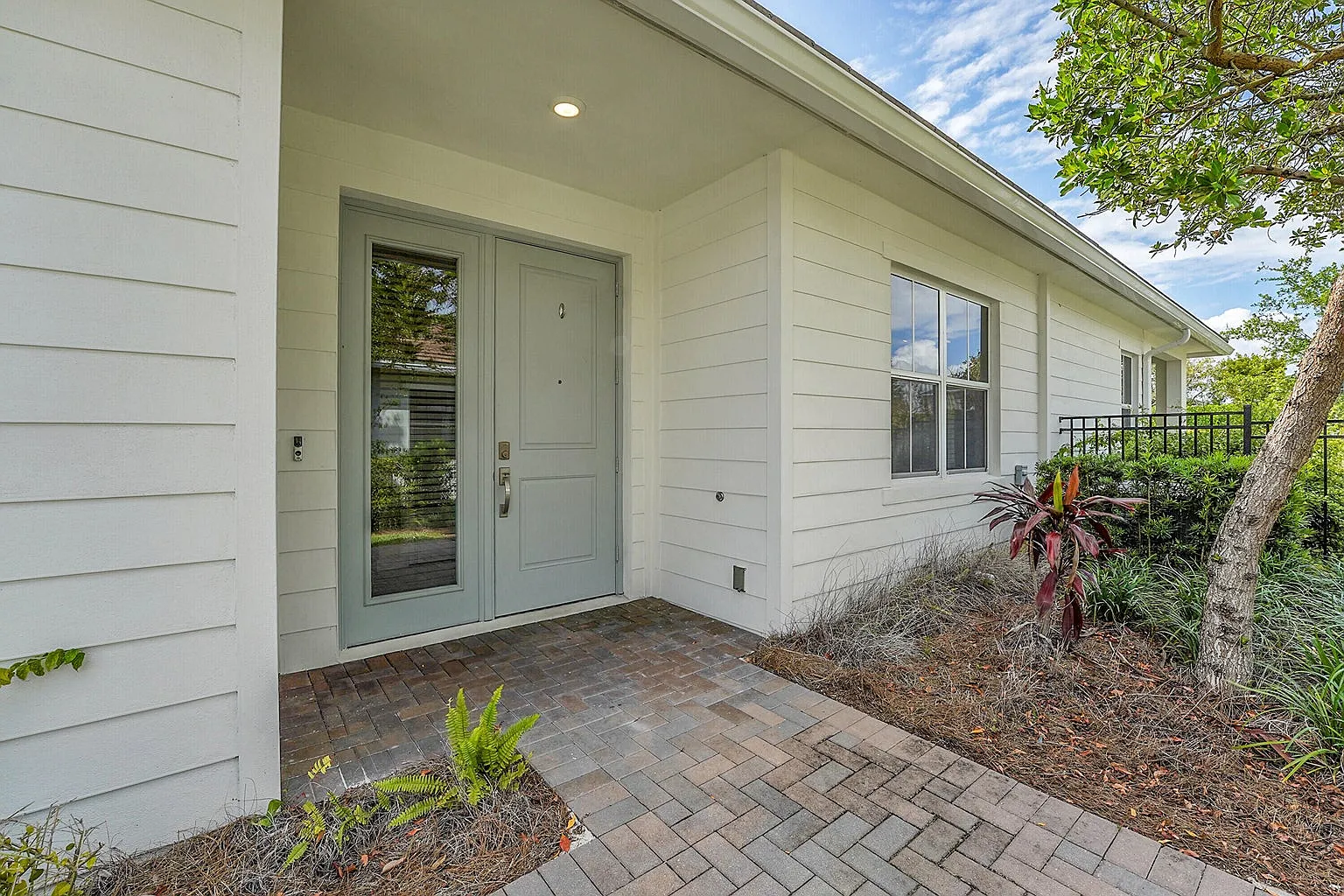 3 bed, 1925 sqft, $3,500 — Photo 1