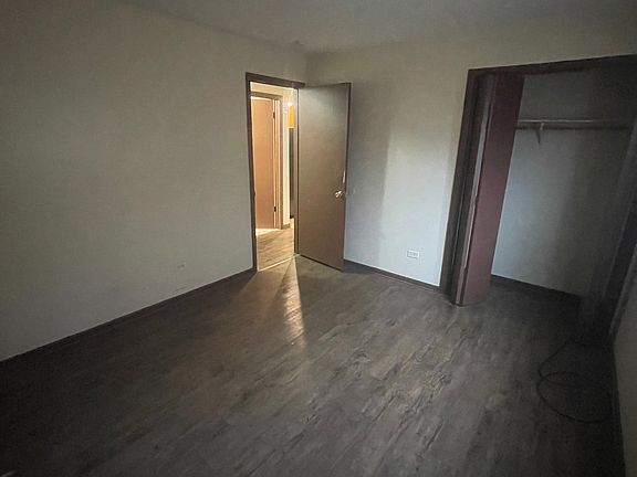 5th image of 1020 E 150th Pl APT 1W