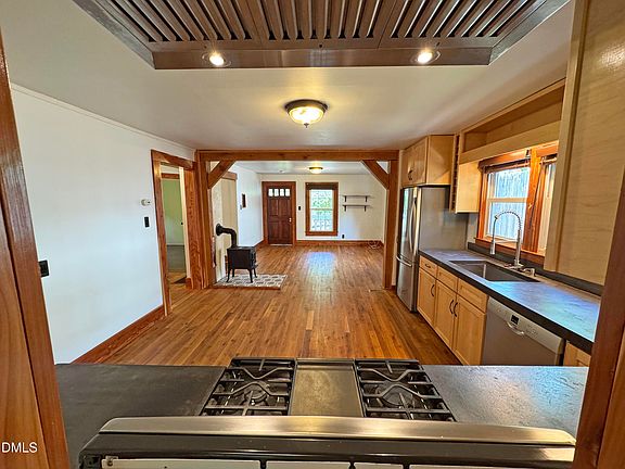5th image of 745 Rex Dr