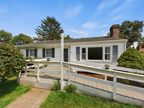 5 Cedarwood Ln, Rowley, MA 01969