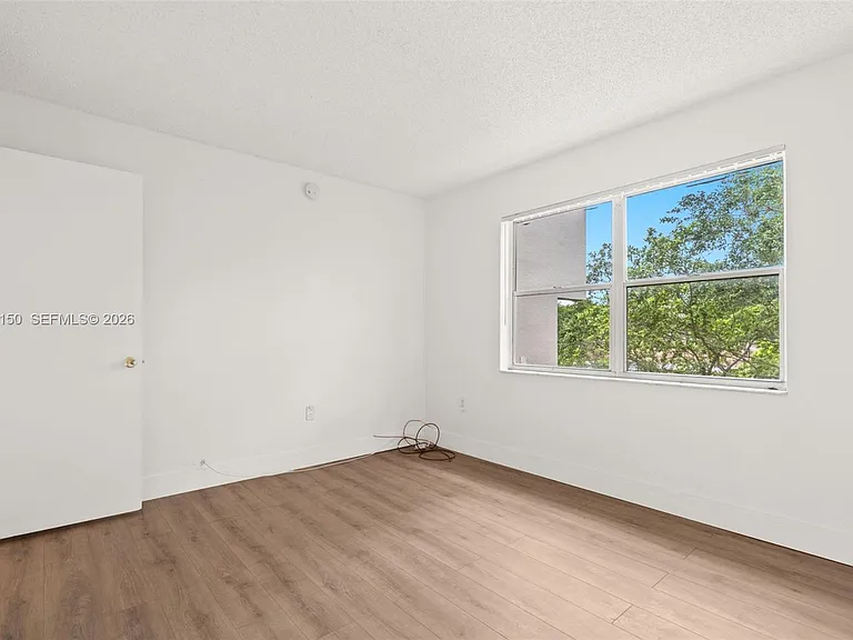 4215 N University Dr #305 — Photo 18
