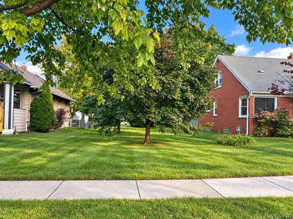 3755 Academy St, Dearborn, MI 48124
