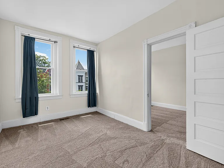1252 E St NE #A — Photo 22
