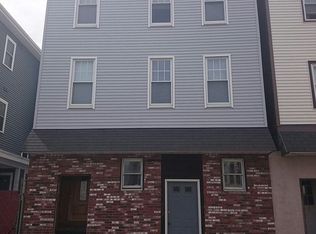 527 E 3rd St, South Boston, MA 02127