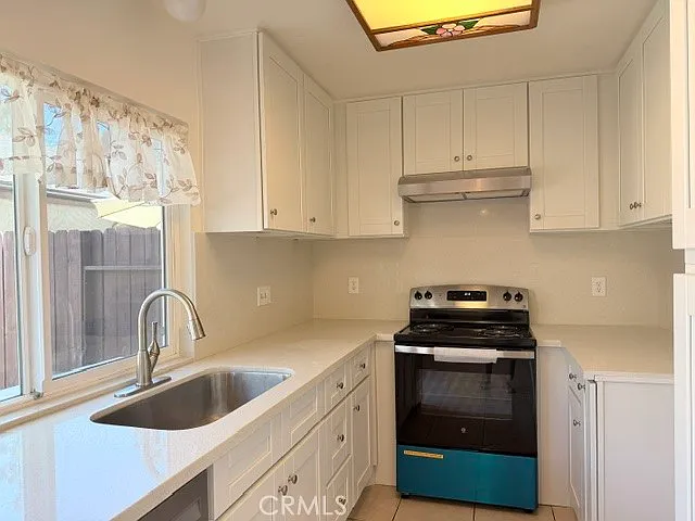 775 Hampshire Ln — Photo 6