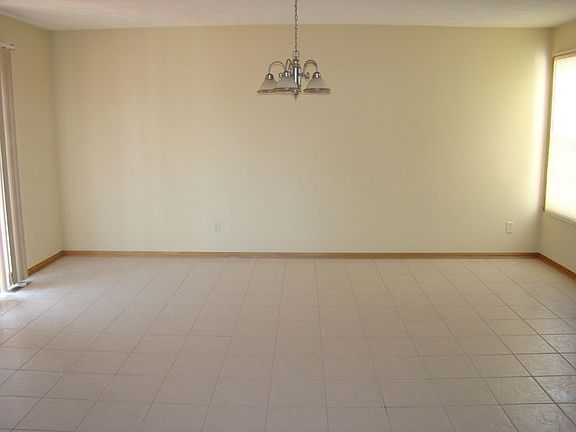 5th image of 3917 Duesenberg Dr