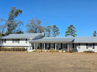 805 W 2nd St, Ocilla, GA 31774