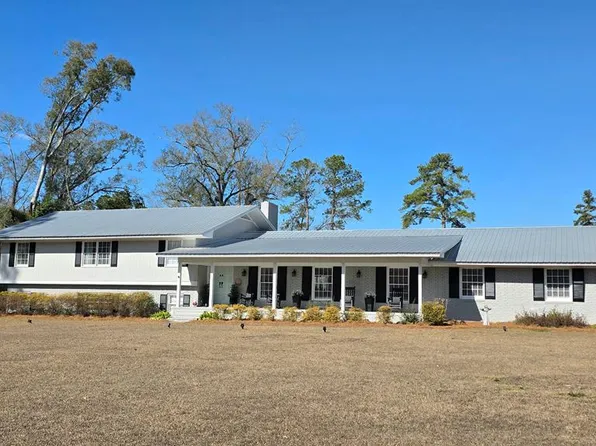 805 W 2nd St, Ocilla, GA 31774