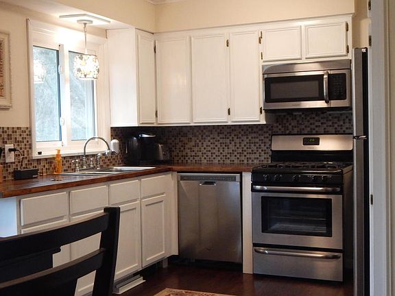 2nd image of 510 Essenburg Dr