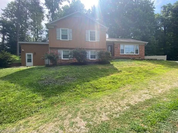 1524 Cedar Ln, Wilkesboro, NC 28697