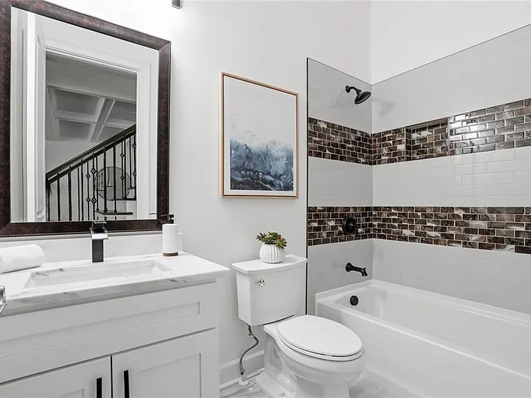 2415 Rugby Ave — Photo 29