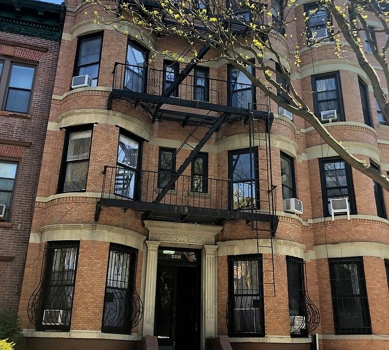 1st image of 493 12th St #A