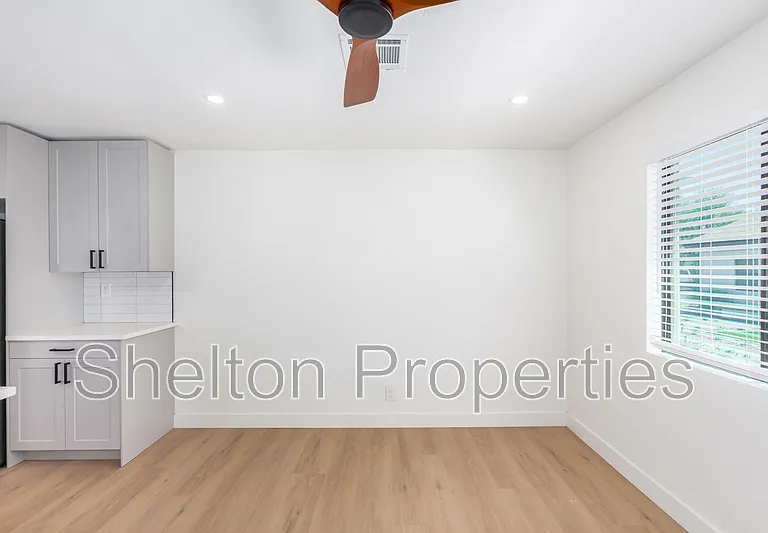 616 N 10th Ave #G — Photo 4