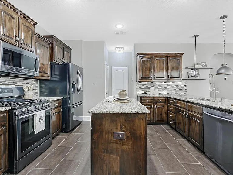 1708 Cole Ln — Photo 5