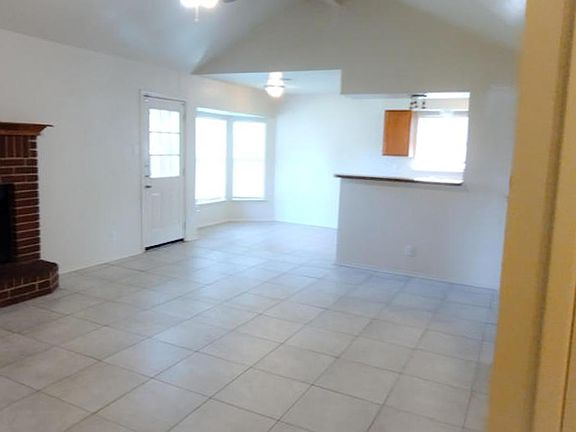 5th image of 2609 Schwertner Dr