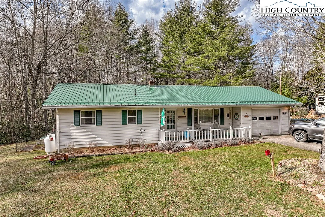 557 Waddell Road photo 1