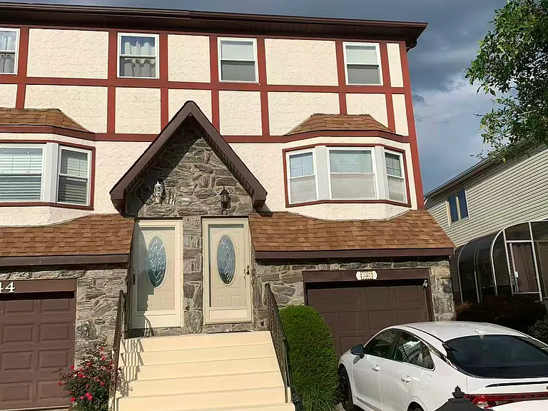 Bartlett Ave — Photo 13