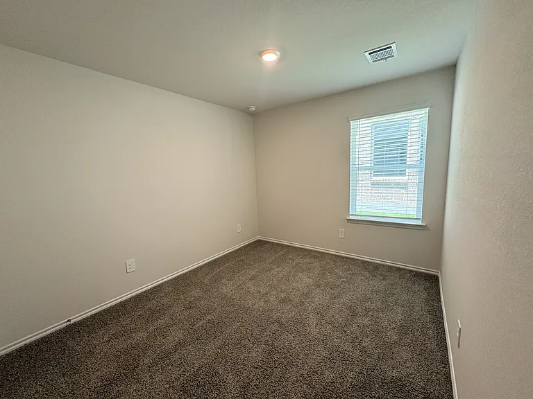 3330 Catamount Dr — Photo 10