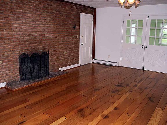 3rd image of 647 Peachtree Valley Dr