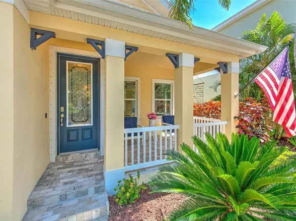 621 Winterside Dr, Apollo Beach, FL 33572