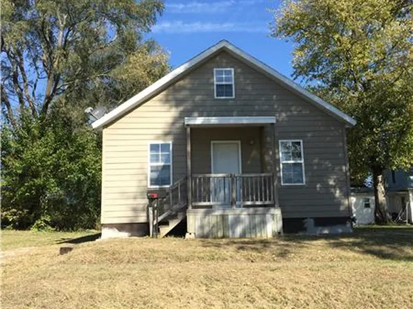 612 E 8th Ave, Monmouth, IL 61462