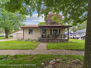 445 S Oak St, Maple Rapids, MI 48853