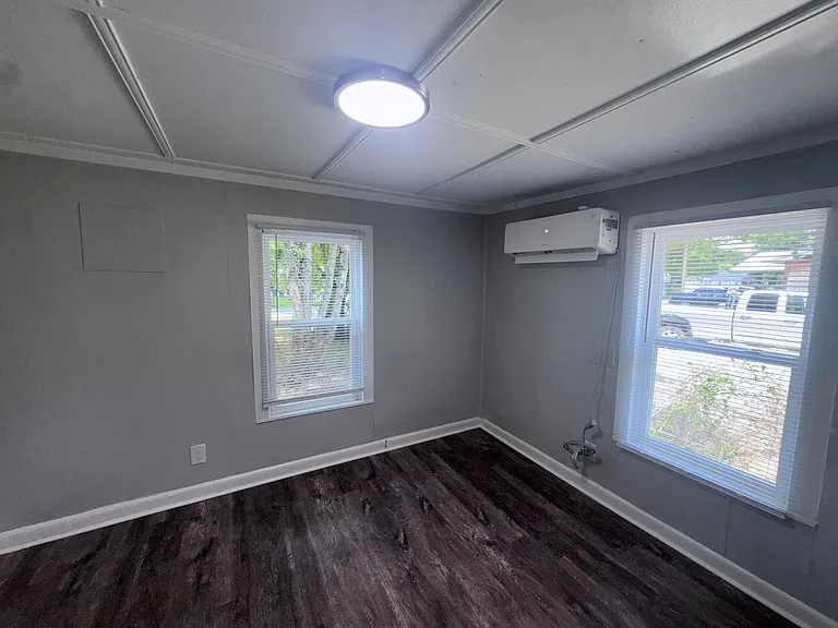 407 Elm Ave NW — Photo 16