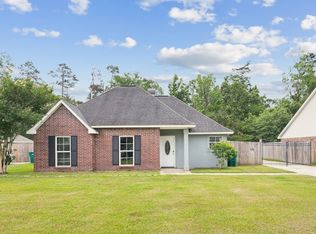 7332 Cherrydale Dr, Denham Springs, LA 70706