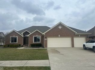 20359 Manford Dr, Macomb, MI 48042
