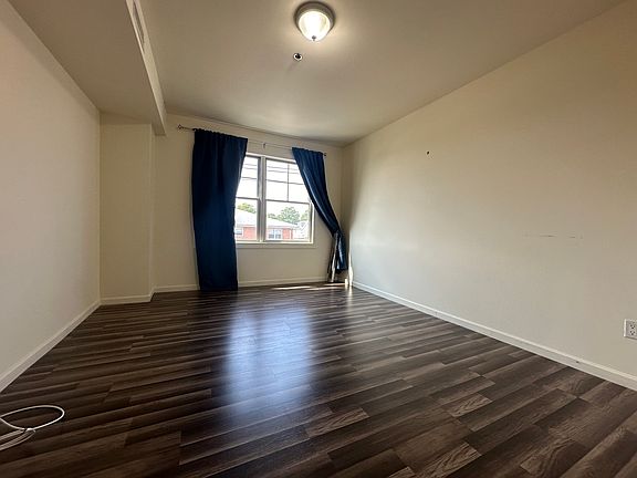 5th image of 380 Anderson Ave APT 3D