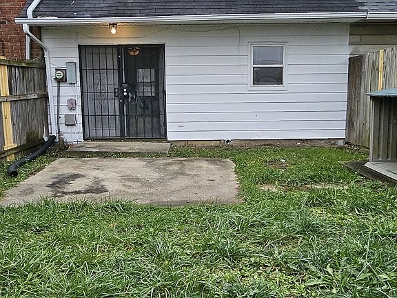 3rd image of 8254 Meadowlark Dr #1