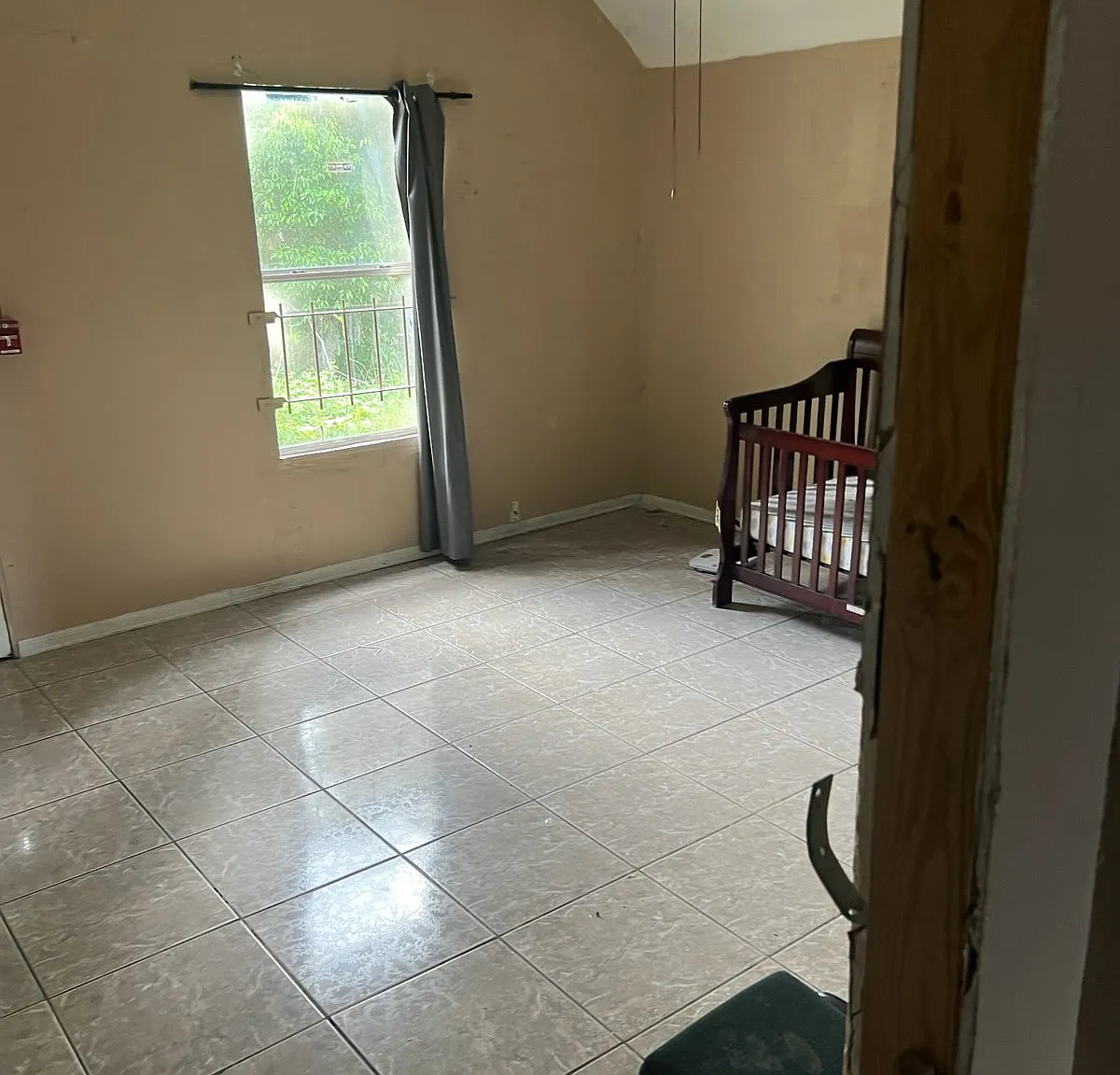 3 bed, 1000 sqft, $1,000 — Photo 3