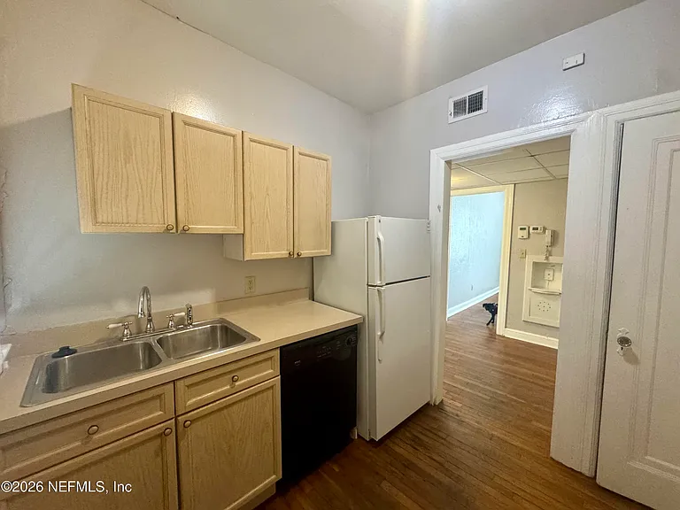 2504 Park St #6 — Photo 5