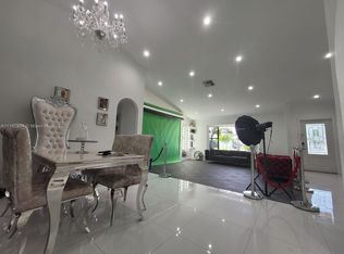 270 SW 7th St, Dania Beach, FL 33004