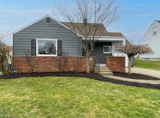 158 Helena Dr, Struthers, OH
