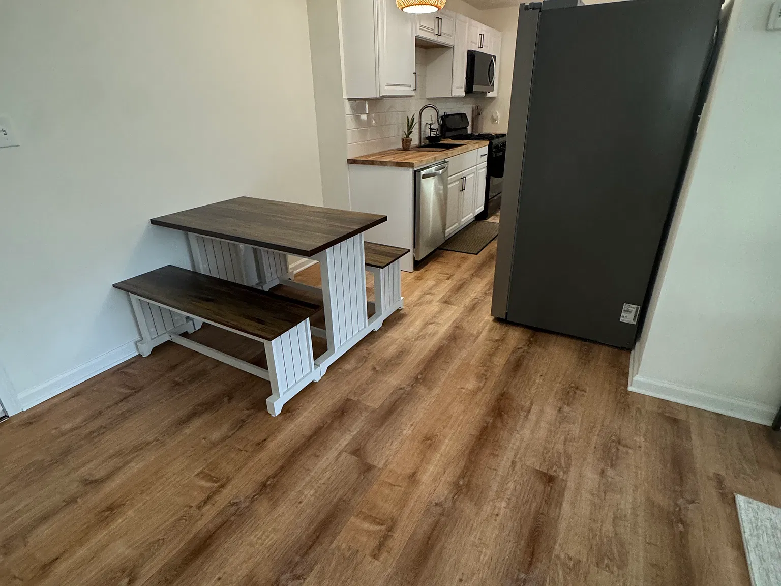 2 bed, 1100 sqft, $1,400 — Photo 3