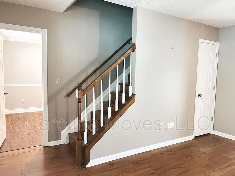3 bed, 2.5 bath, 1492 sqft, $1,725 — Photo 2