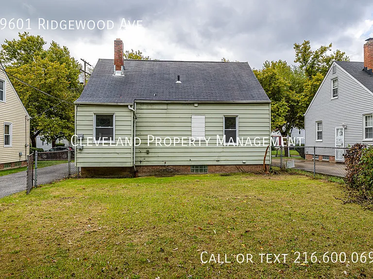 19601 Ridgewood Ave — Photo 7