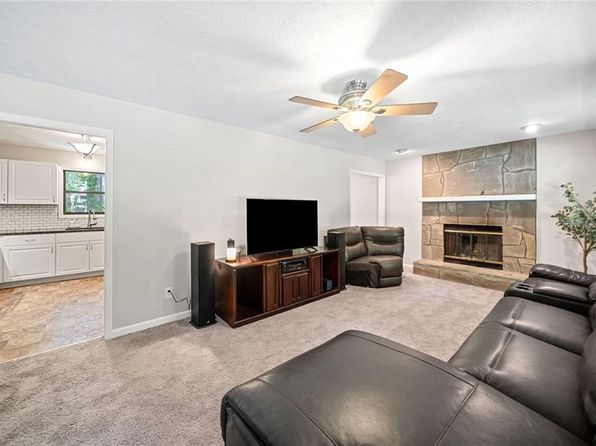 7060 Steel Wood Dr NW, Kennesaw, GA 30152
