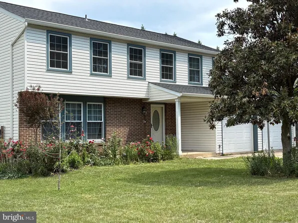 12306 Streamvale Cir, Herndon, VA 20170