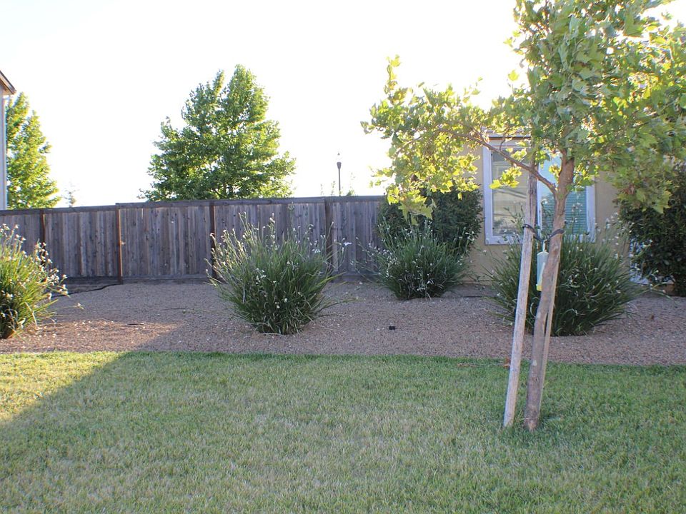 2nd image of 1560 Garnet Way