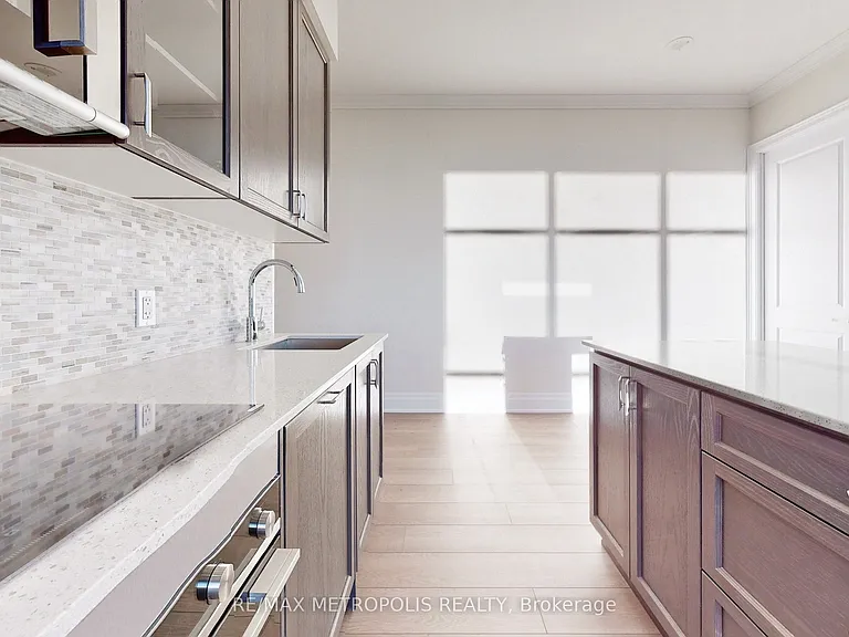 9075 Jane St #Penthouse 08 — Photo 14