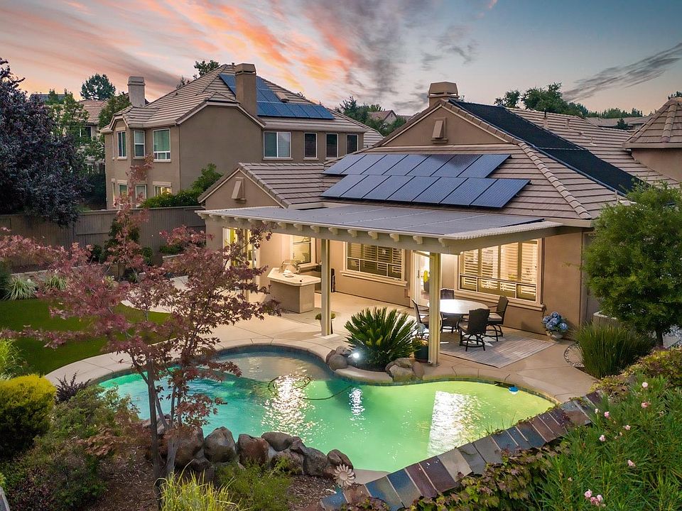 1st image of 220 Tarquinia Ct
