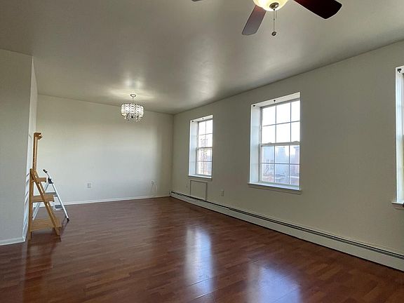4th image of 1415 Vyse Ave #3B
