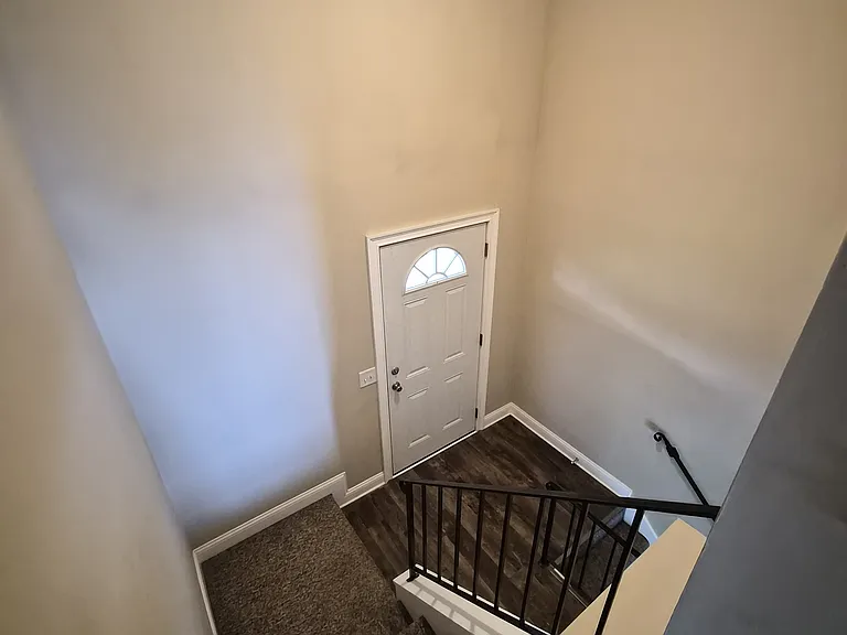 199 Wyndcrest Ct #B — Photo 8