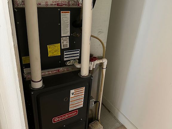 4th image of 1000 N California Ave APT 2