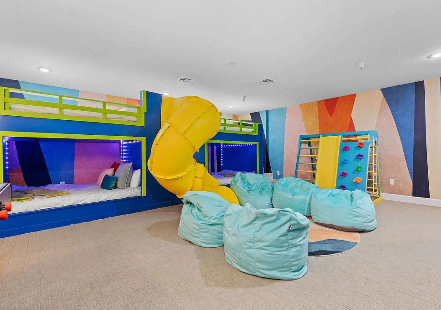 3min Walk to Ski Lift*Hot Tub*Epic Kids Room*Views — Photo 1