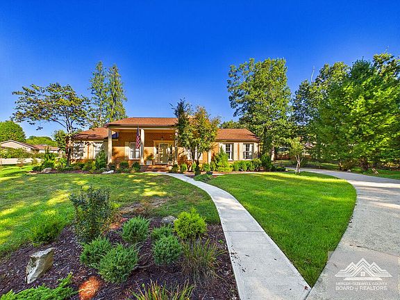 2nd image of 138 Mockingbird Pl