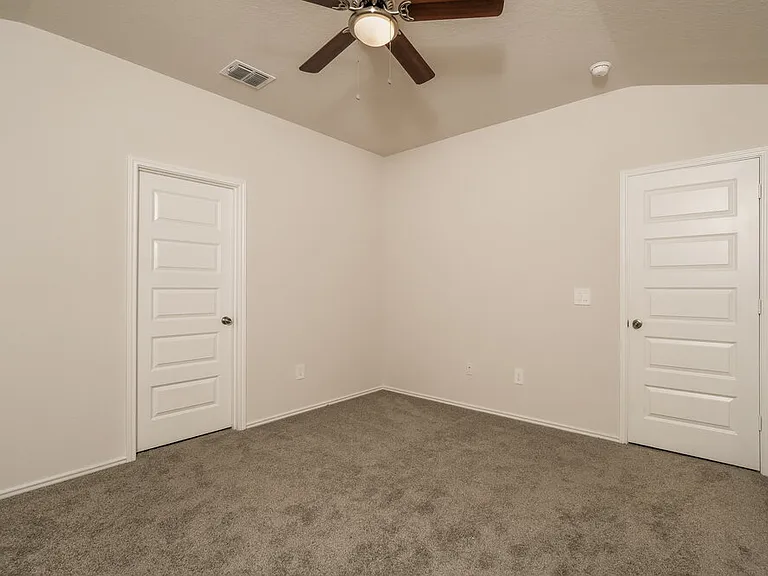 3325 Muenster Ave — Photo 8